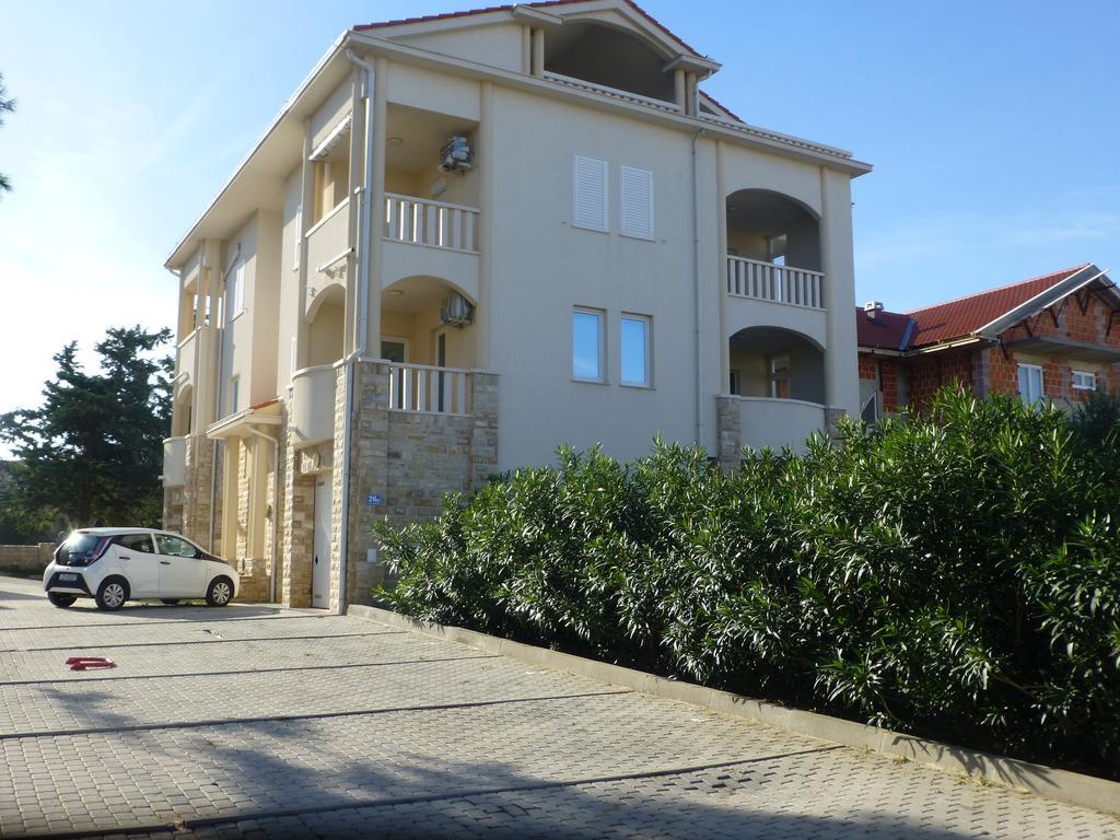Apartment Adrijana Novalja Exterior photo